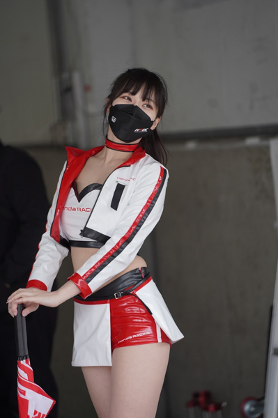 レースクイーン・今田希、セクシー過ぎるミニ丈衣装で悶絶ポーズ！ 「コスチュームは私がデザインさせていただきました。」