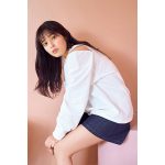 矢作穂香、大人への成長を感じさせるヘルシー肌見せグラビア披露＜FLASH＞