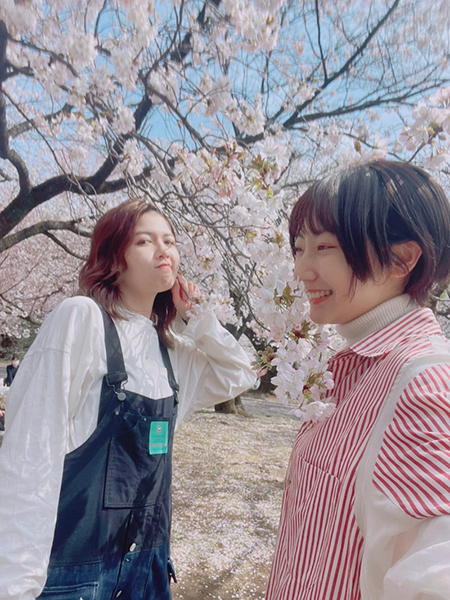 武田玲奈、美しく咲き誇る桜をバックにした『振り返りショット』を公開