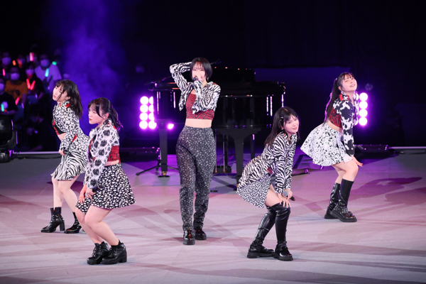 【ライブレポート】BEYOOOOONDS、念願の単独武道館公演開催！「ずっと目を離さないで応援して」