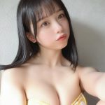 ナナランド・峰島こまき、小動物のような可愛さ全開のグラビア披露！＜STRiKE！＞