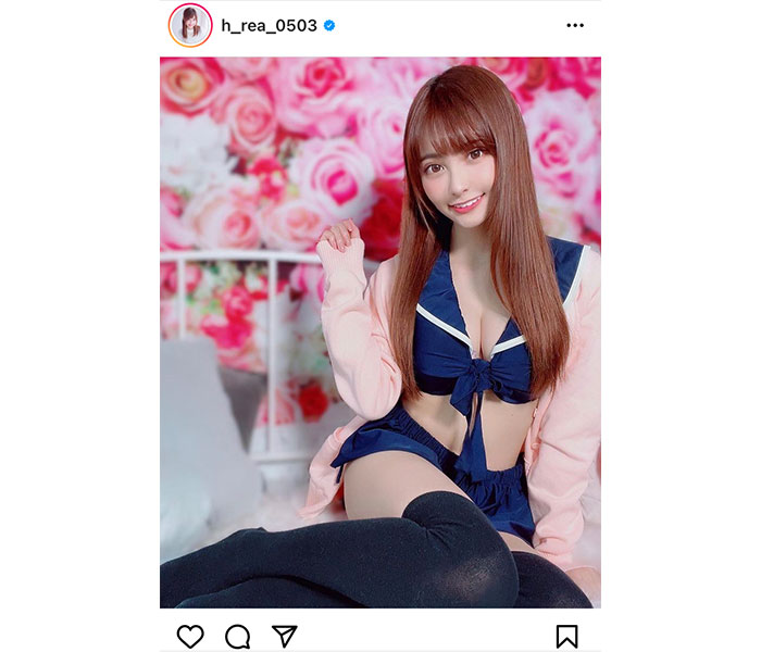 花咲れあ、セーラー服風コスチュームのフェチショット披露！