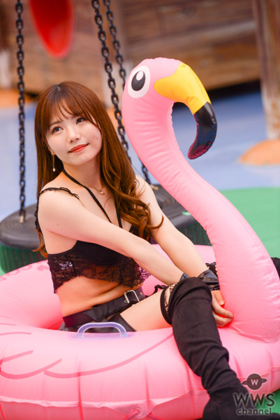 【写真特集 9枚】スリジエ・美南衣里、ロングブーツ×水着の大人セクシーな姿で釘付け！＜SUMMERLAND IDOL CARNIVAL＞