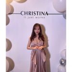 板野友美、胸見せドレスコーデでファンどぎまぎ