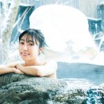 小林愛香、雪降る露天風呂でくつろぐ2nd写真集先行カットが公開