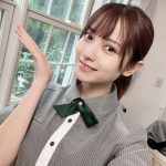 桃月なしこ、キャミソール姿で美谷間披露！