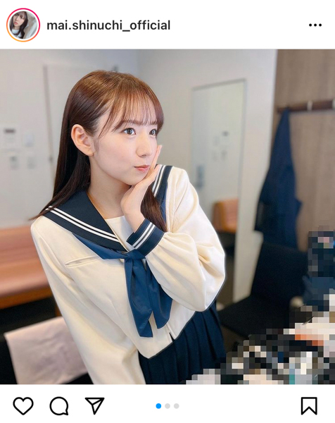 新内眞衣、ノリノリのセーラー服ショットに反響ぞくぞく！