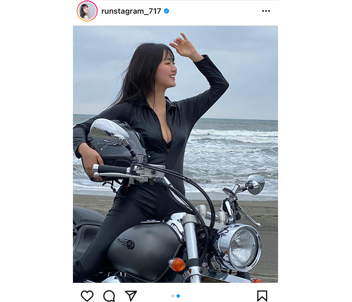 豊田ルナ、ライダースーツで美バストチラ見せ！「峰不二子さんですか」「似合いすぎです」