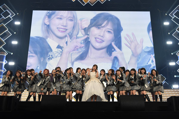 【ライブレポート】AKB48・宮崎美穂卒業セレモニーに指原莉乃ら5期生登場！⼊⼭杏奈、加藤玲奈も再びステージに！！