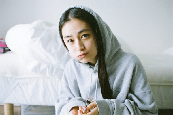 八木莉可子、17歳から20歳までの3年半を切り取った初写真集が発売
