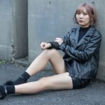 ハイトーンショートが鮮やかな藤本南(dela)、セクシーなブラックコーデで 絶対領域アピール！「これから韓国っぽい雰囲気を目指していきたい」