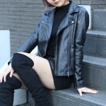 ハイトーンショートが鮮やかな藤本南(dela)、セクシーなブラックコーデで 絶対領域アピール!「これから韓国っぽい雰囲気を目指していきたい」