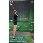 藤澤響花、太ももあらわな超タイトミニのゴルフウェアで美麗なヒップライン披露！