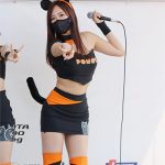 レースクイーン・霧島聖子、セクシーすぎるミニ丈衣装でネコ耳ショット公開！