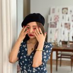板野友美、ベレー帽×ワンピース姿のオフショット多数公開「何枚目が好き？」