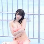 【写真特集 8枚】Teamくれれっ娘！・信野樹奈、ピンクビキニで際立つ透明ボディ披露！＜近代麻雀水着祭2022＞