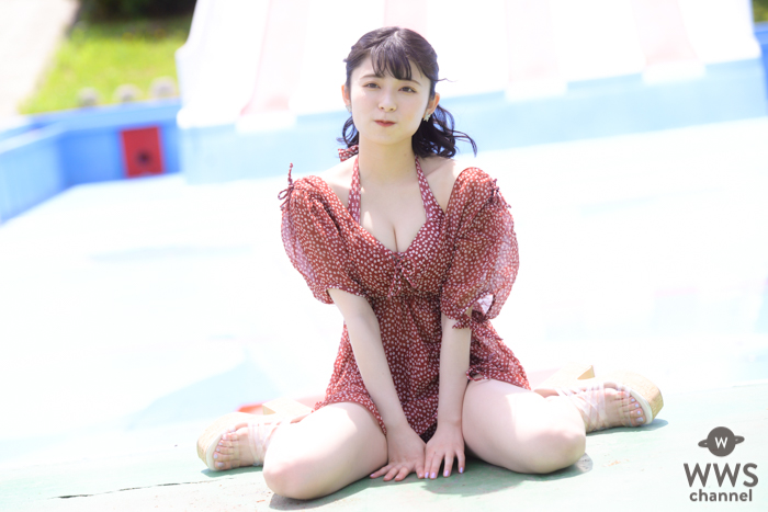 【写真特集 7枚】てぃあむ・朝比奈夢空、プールサイドで爽やかな微笑みをお届け＜近代麻雀水着祭2022＞