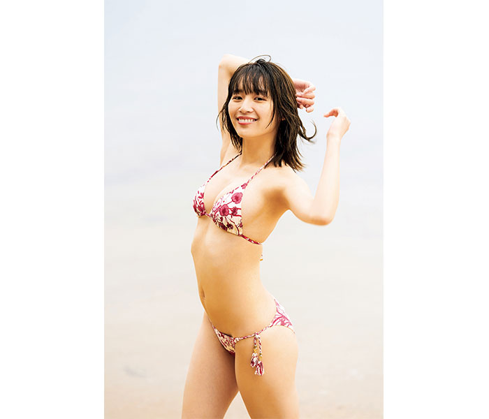 浅川梨奈、デビュー10周年記念の写真集が発売決定！一布まとわない史上最大露出も