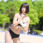 【写真特集 8枚】西山乃利子、黒髪ボブが風になびく大人セクシーな水着姿を披露！＜近代麻雀水着祭2022＞