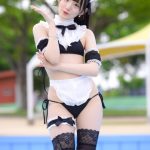 【写真特集 12枚】深月萌愛、キワドいメイド風ビキニで美脚披露！＜近代麻雀水着祭2022＞