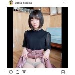 葉月つばさ、スカートまくってパンスト越しランジェリー見せつけ！