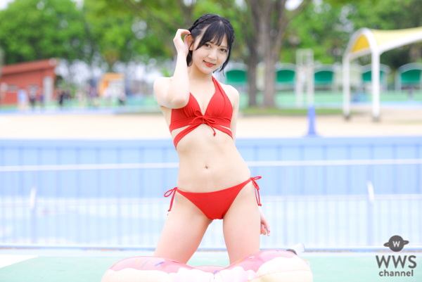 【写真特集 7枚】dela・藤本南、鮮烈な赤ビキニで魅せる透明美ボディで釘付け！＜近代麻雀水着祭2022＞