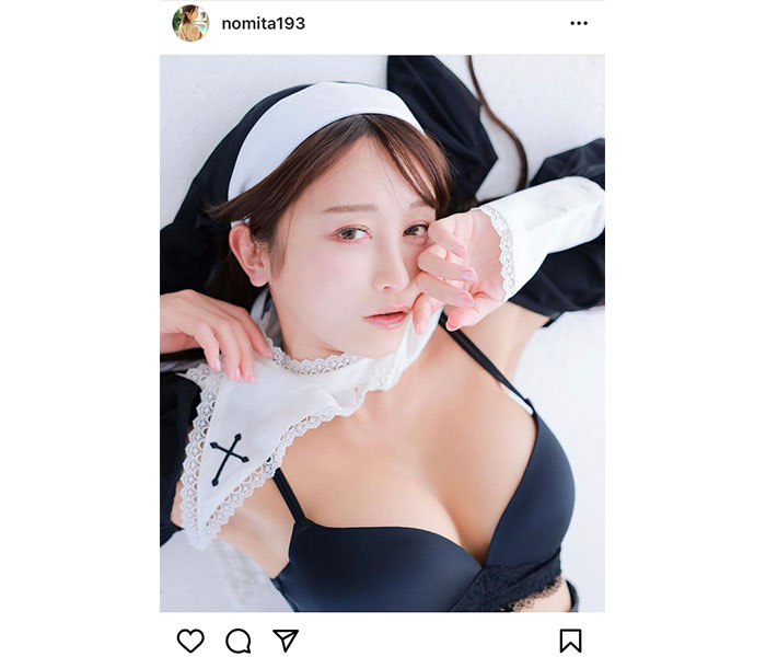 コスプレイヤー・いくみ、ふんわり美乳全開の「背徳のシスター」ショットに歓喜の声