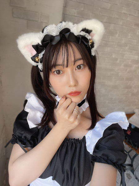 伊織いおの猫耳メイドコスプレが「最強」、「至高にして究極」と話題に！