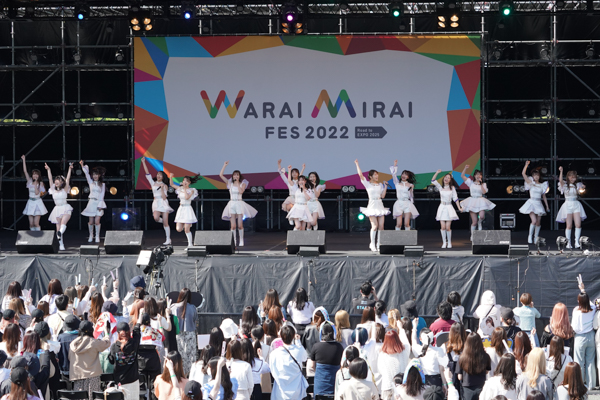 NMB48が「Warai Mirai Fes 2022」で笑いと圧巻のステージを届ける