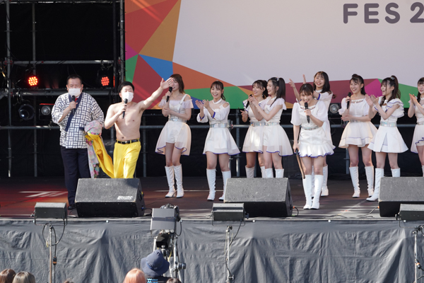 NMB48が「Warai Mirai Fes 2022」で笑いと圧巻のステージを届ける