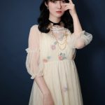【写真特集 10枚】白井美春、キツネ耳×巫女コスで『絶対領域』チラ見せ！＜近代麻雀水着祭2022＞