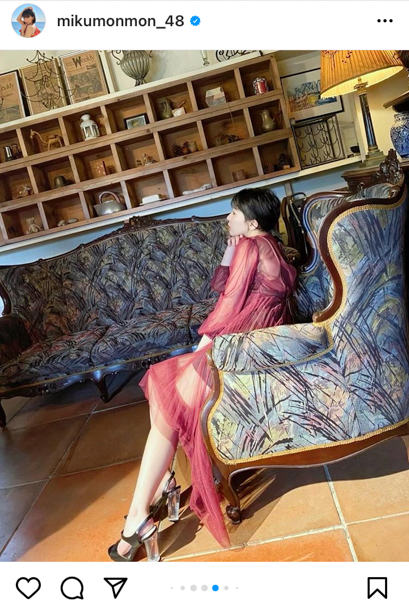 HKT48・田中美久、透け感ドレスから美脚披露のオフショットに歓喜の声！「破壊力えぐすぎる」
