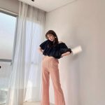 吉田朱里、ミニスカコーデで魅せる美脚に「本当にスタイル良すぎ」「スタイルも表情も優勝」の声
