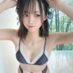 弓川いち華、メイド風ビキニで無邪気なベロ出し笑顔をお届け！