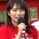乃木坂46・秋元真夏が飛行船「新スーパードライ号」の前で乾杯！