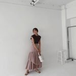 石川恋、フェミニンコーデの撮影オフショット公開