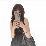 元サイサイのすぅ、ほっそり二の腕を見せノースリワンピ披露！