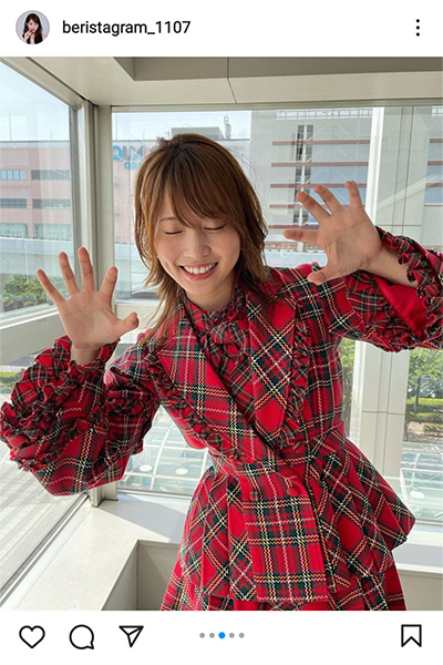 AKB48・岡部麟、絶対領域チラリなミニスカート衣装披露「顔面国宝」と絶賛の声！