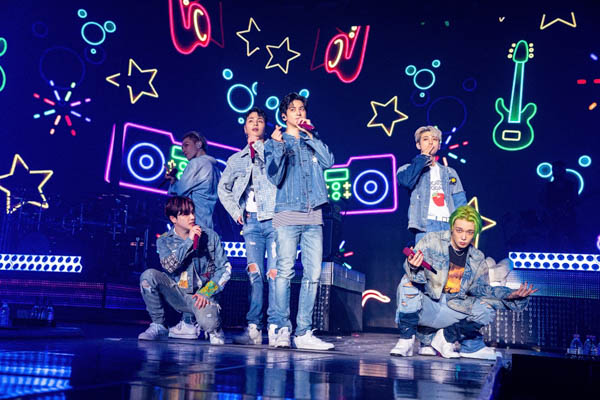 iKON、3年半ぶりのソウル公演!180分超え31曲を熱演