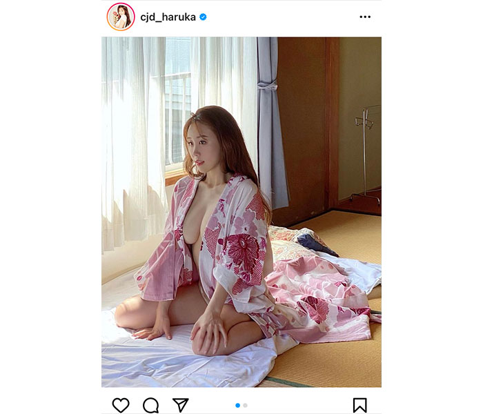 サイバージャパンダンサーズ・HARUKA、はだけ浴衣のオフショットで美乳ライン披露！