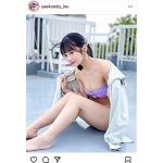 #ババババンビ・近藤沙瑛子、デコルテ＆美脚で視線を釘付けにするビキニオフショット公開