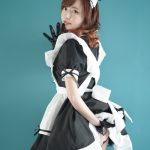鎌田紘子、M字開脚で誘惑するメイドコスプレに歓喜の声！