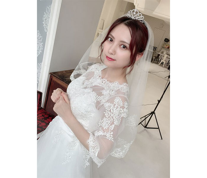 桃月なしこ、ウエディングドレス姿で「絶対結婚しようなー！！！」