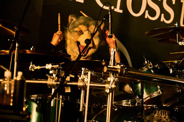 MAN WITH A MISSION、キャリア初の2連作アルバムを引っ提げた全国ツアーが広島からスタート