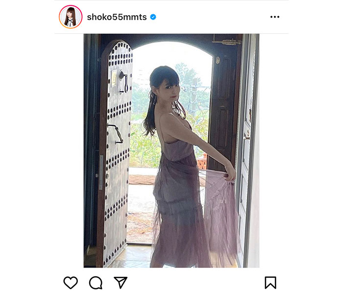 中川翔子、美尻透けのドレス姿で振り向くオフショット公開！