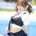 【写真特集 9枚】81moment・愛白かなた、肌見せ制服風コスチュームをセクシーに披露！＜近代麻雀水着祭2022＞