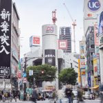 SKY-HI設立の『BMSG』、「新章突入」と掲げた大量のポスターで渋谷をジャック
