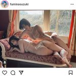 鈴木ふみ奈、倉持由香とソファーで絡み合うセクシー2ショット大公開