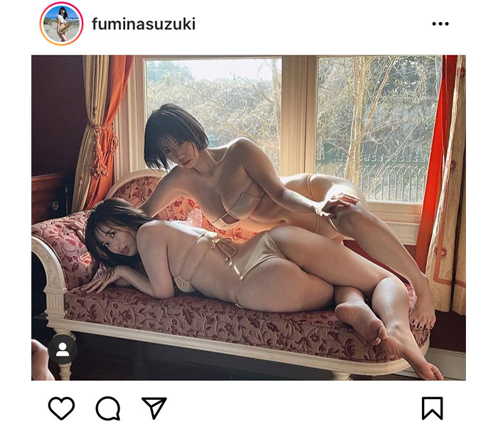 鈴木ふみ奈、倉持由香とソファーで絡み合うセクシー2ショット大公開