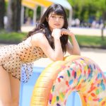 【写真特集 8枚】イケてるハーツ・藤咲雫、ドット柄ビキニで魅せる透明美脚にうっとり！＜近代麻雀水着祭2022＞